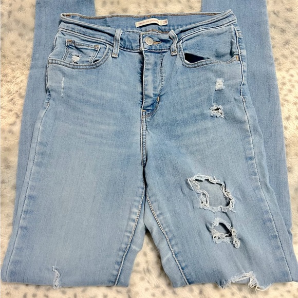 Levi’s Women’s Jeans - Picture 3 of 5